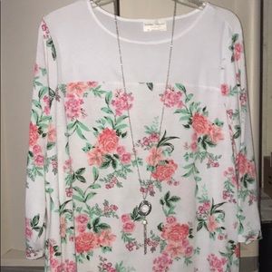 White flowery blouse w/necklace